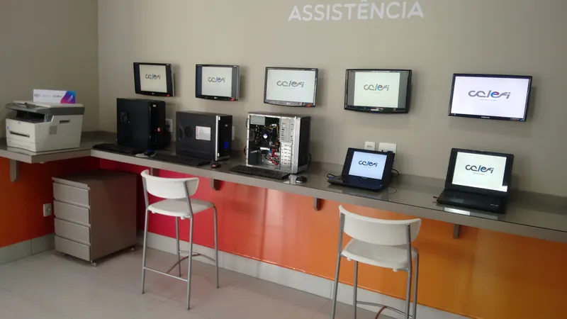 Ambiente interno da loja Calefi